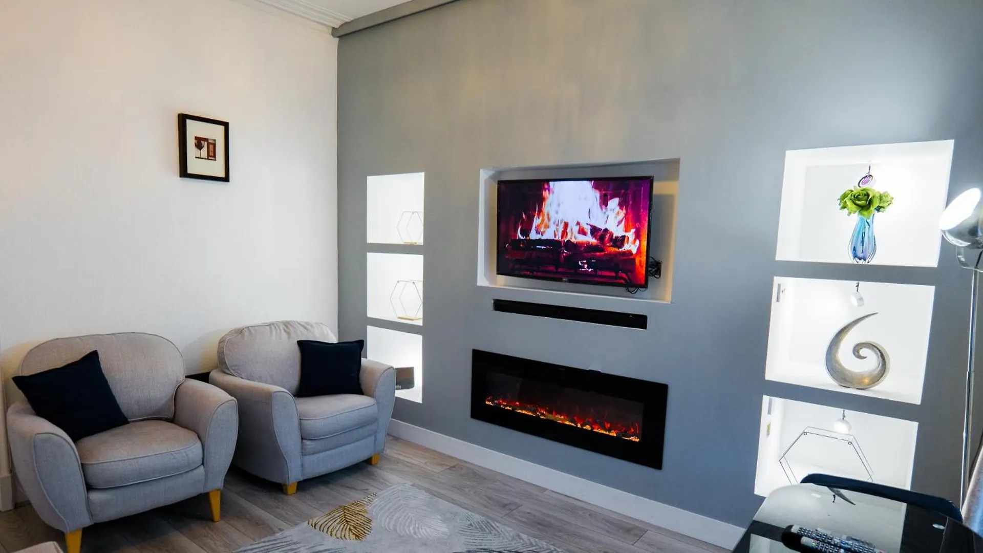 Luxurious Entire 2 Bedroom Flat City Centre Loction Free Parking And Free Fast Internet Connection Aberdeen