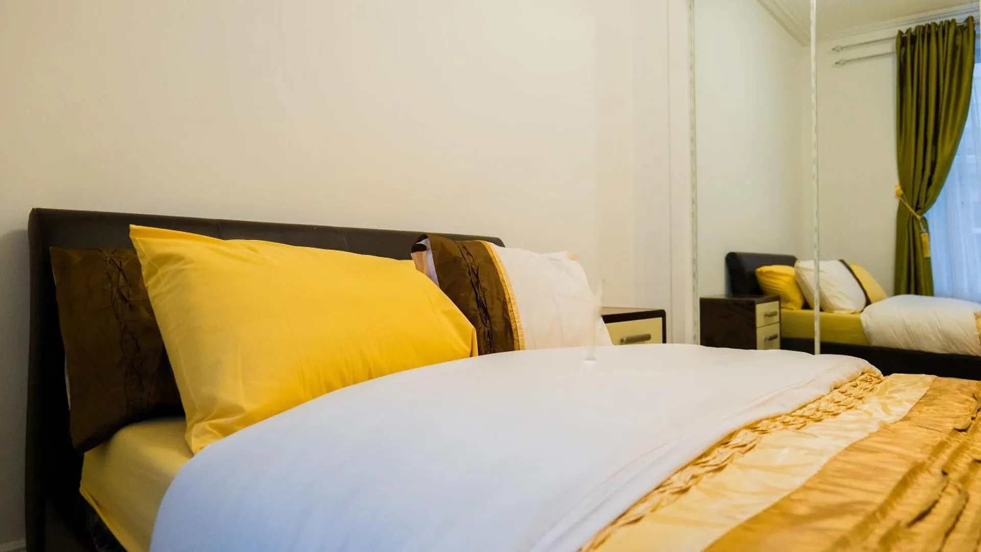Luxurious Entire 2 Bedroom Flat City Centre Loction Free Parking And Free Fast Internet Connection Aberdeen Apartment
